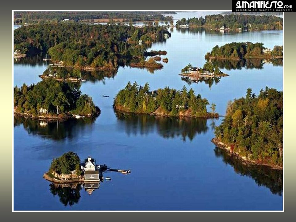 Thousand Islands (Mil islas) es una cadena de islas que bordean la frontera entre Canadá y USA en el río Saint Lawrence en el punto en que éste parte del ángulo noreste del lago Ontario.