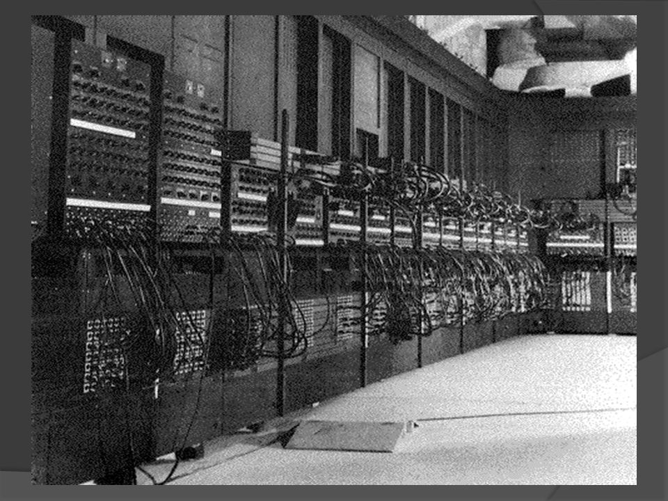 Первый оперативной. ЭВМ Eniac 1945. Первая ЭВМ ЭНИАК. Eniac США 1946 Г. Электронно-вычислительная машина Eniac..