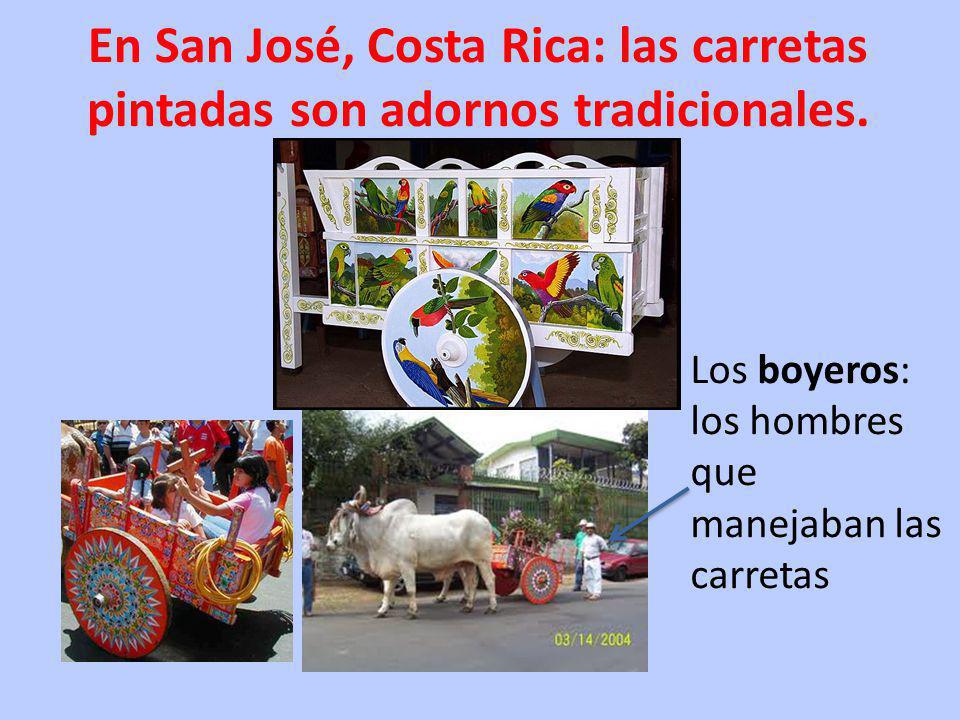 En San José, Costa Rica: las carretas pintadas son adornos tradicionales.